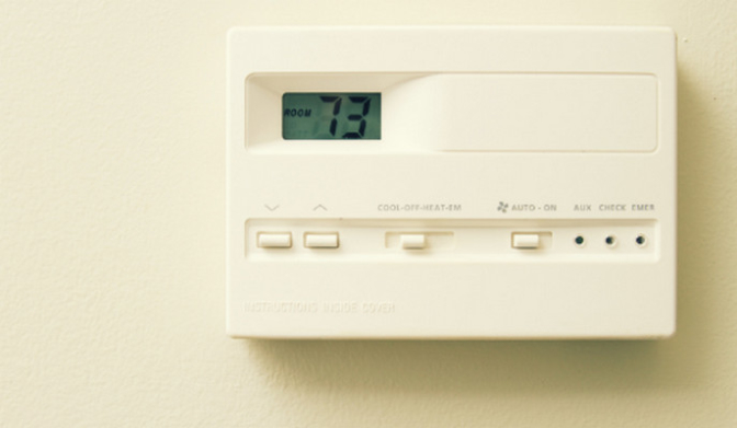 Le thermostat programmable non connecté ou digital