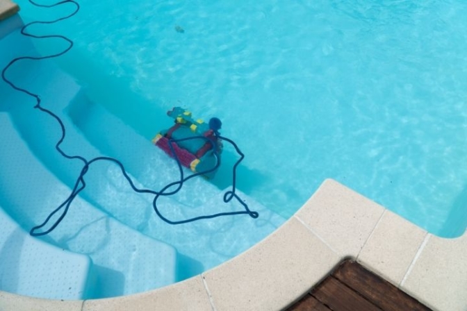 Comment choisir : robot piscine Dolphin