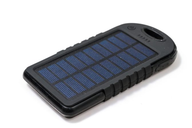 Les meilleurs chargeurs solaires portables 2