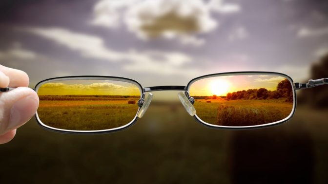 Meilleures lunettes de conduite de nuit 2024 : comparatif et guide