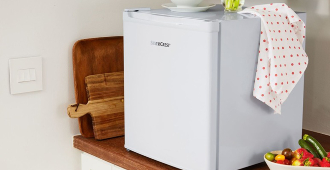 Petit frigo avec congélateur : 5 modèles incontournables en 2023