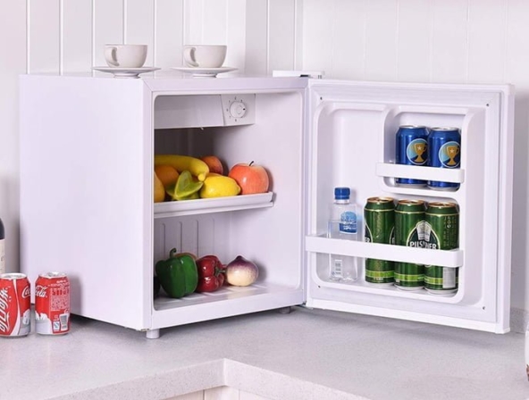 HCK Mini Frigo, Réfrigérateur Pour Boissons Avec éclairage Moderne