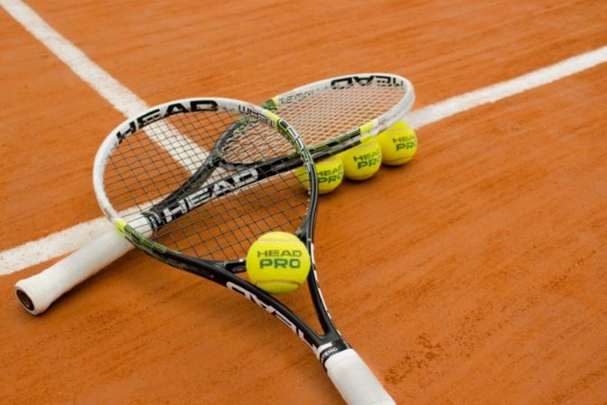 Comment corder une raquette te tennis - Methode 4 noeuds standard