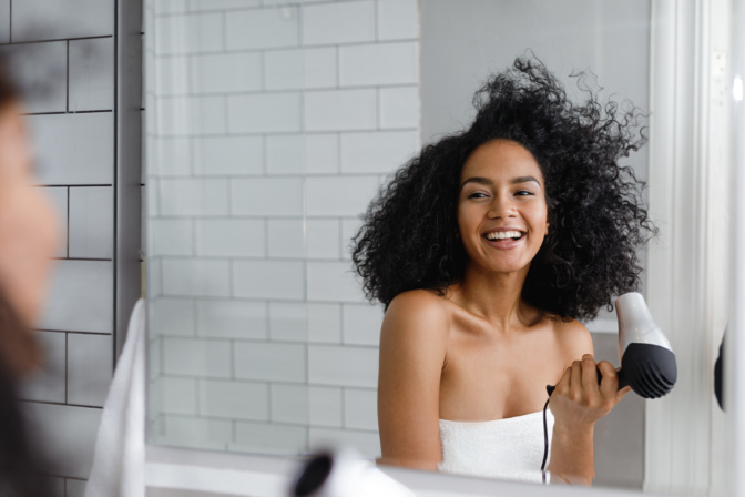 Sèche-cheveux sans fil sur batterie – Meilleurs modèles 2024