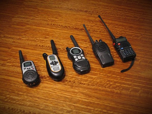 Meilleur talkie-walkie longue portée 2024 : comparatif et guide d'achat