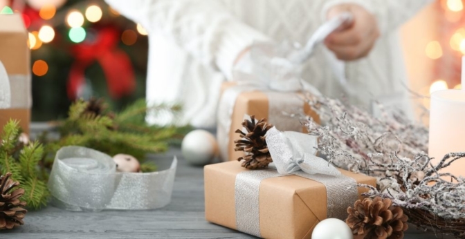 30 idées cadeaux de Noël pour votre marraine