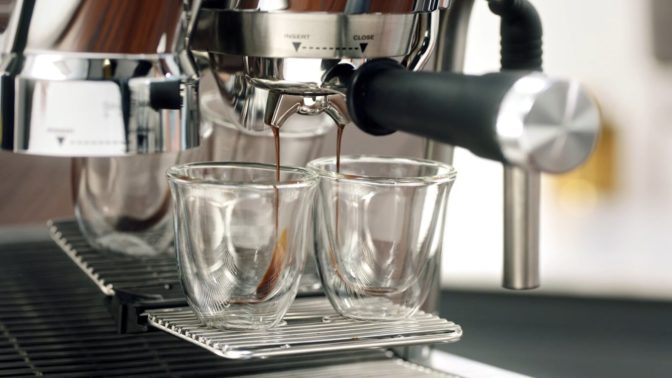 Guide : Quelles sont les meilleures cafetières automatiques Delonghi ?  Février 2024 - Les Numériques
