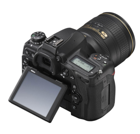 appareil photo de vlog - Nikon D780 + Tamron 24-70mm f/2.8