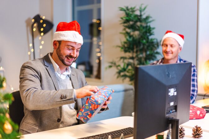 89 idées de cadeaux de Noël pour vos collègues