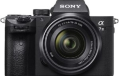 Sony Alpha 7 III + FE 28-70 mm F3.5-5.6 OSS