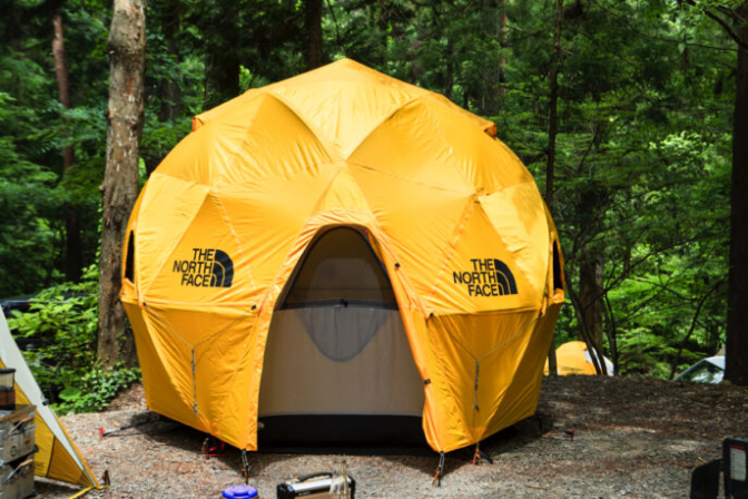 La tente géodésique de camping