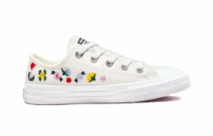  - Converse Chuck Taylor All Star Floral Embroidery A02211C