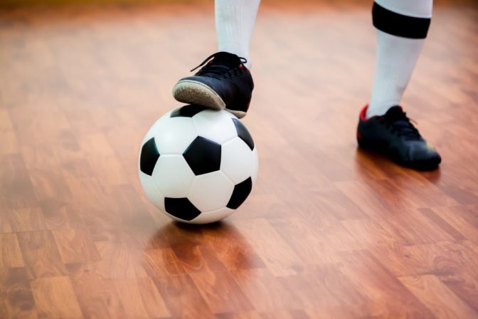 New Arrival Futsal Chaussures de football pour Homme et Chaussures de  football pour Femme (840) - Chine Chaussures et Chaussures de football prix