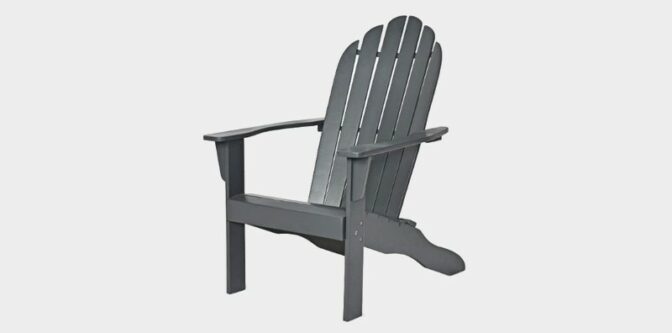 La chaise noire et bois d’extérieur