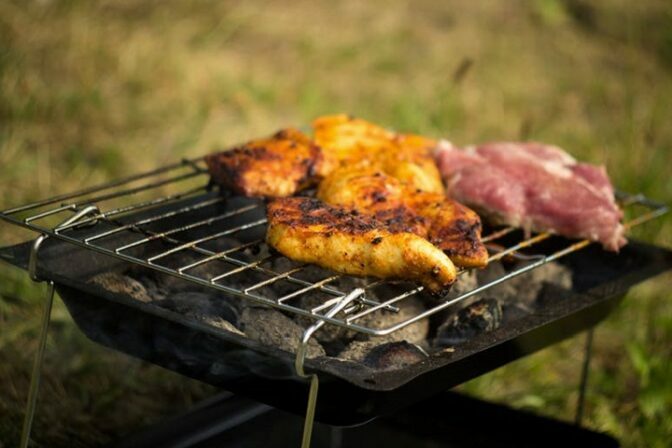 Barbecue jetable à grille en acier inoxydable