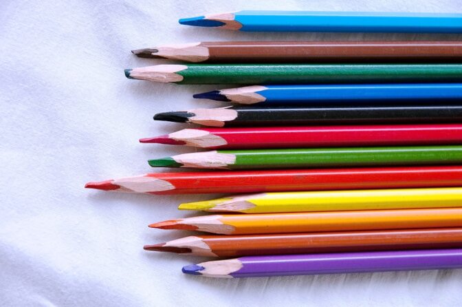 Crayons de couleurs hydrosolubles (également appelés crayons aquarelles)