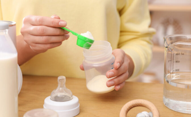 Comment choisir : lait infantile de relais d'allaitement