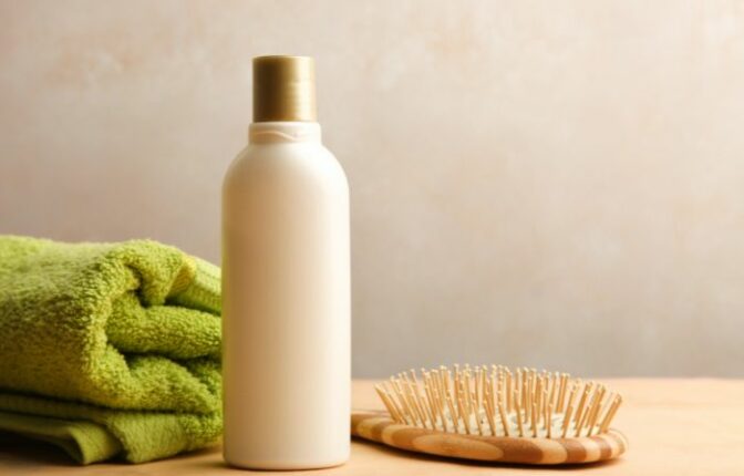 Shampoing traitant dermo-cosmétique pour dermite séborrhéique