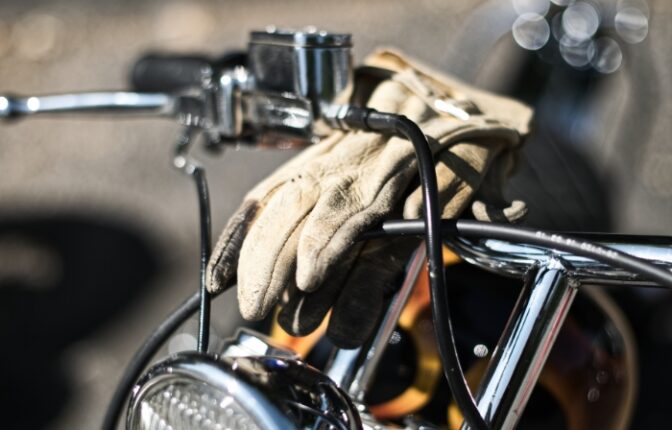 Pourquoi acheter : gants moto été