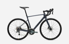 vélo de route à moins de 3000 euros - Van Rysel NCR CF Shimano Tiagra