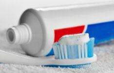 Les meilleurs dentifrices anti-tartres