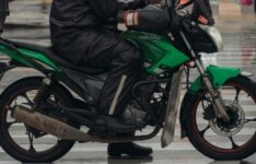 Les meilleurs pantalons de pluie moto